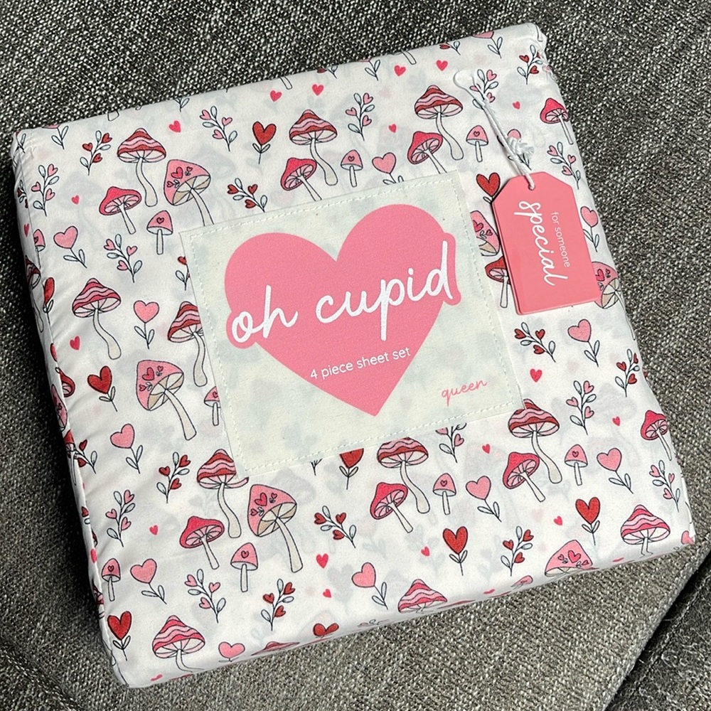 Valentines Day Mushroom 4 piece Queen Sheet Set
